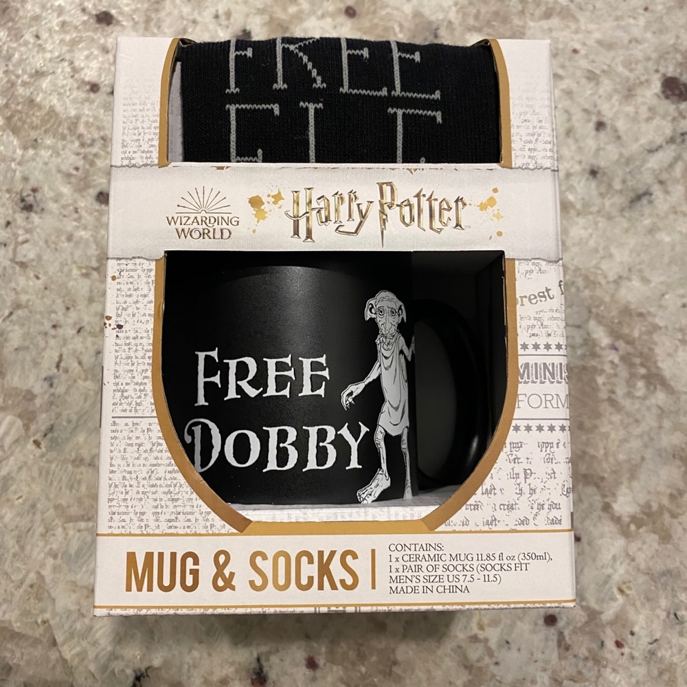 NEW! Harry Potter Doby mug sock set
